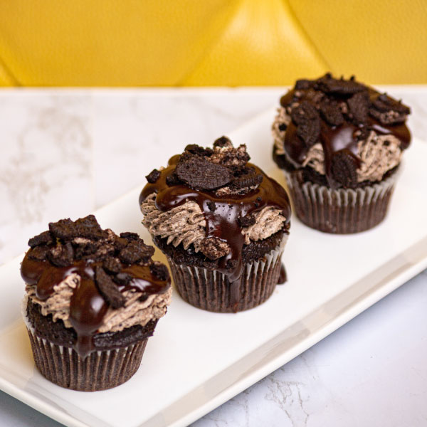 Cupcakes_dozen Cookies and dreams dozen cupcakes